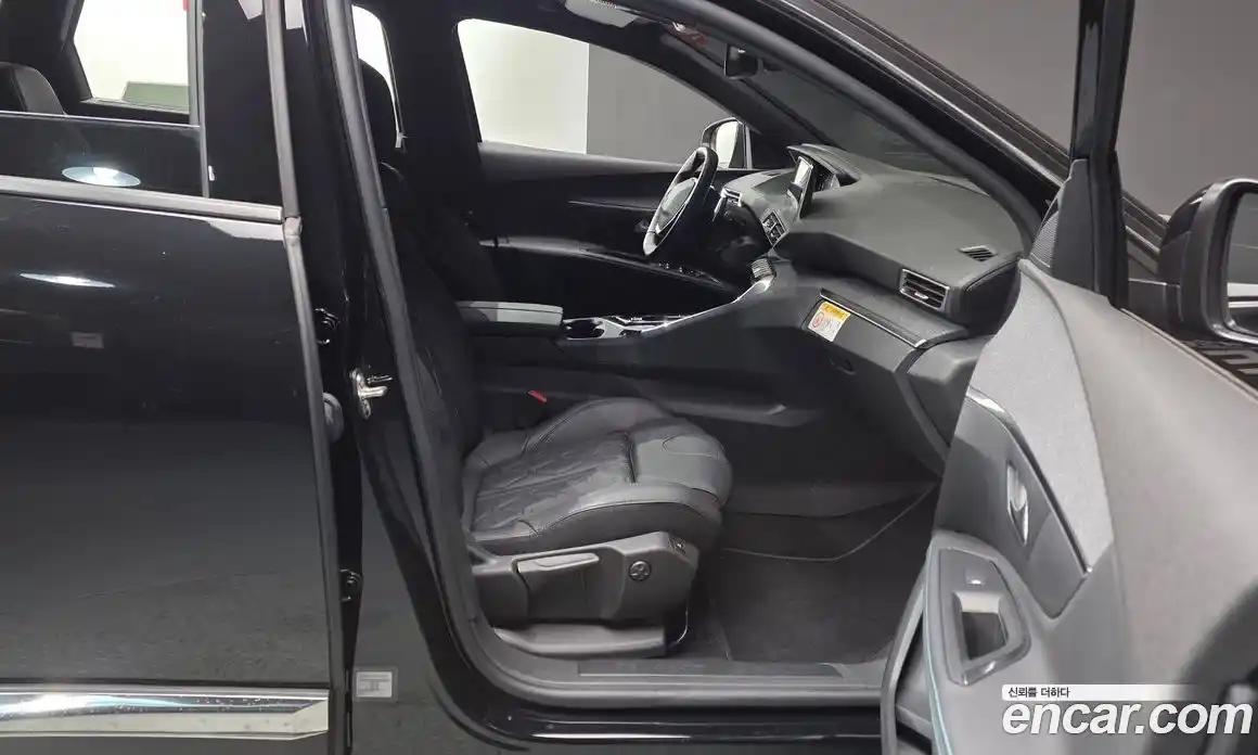 Peugeot 5008 2024 1.2 гидро в Москве, фото 17