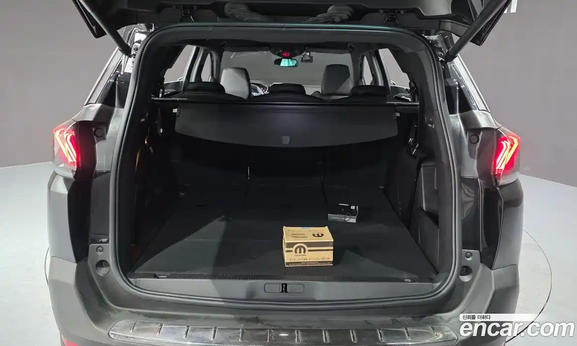 Peugeot 5008 2024 1.2 гидро в Москве, фото 28