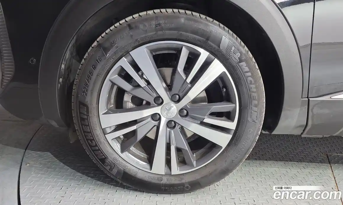 Peugeot 5008 2024 1.2 гидро в Москве, фото 5