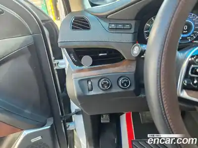 Cadillac Escalade 2018 6.2 гидро в Москве № 1842522, миниатюра 11