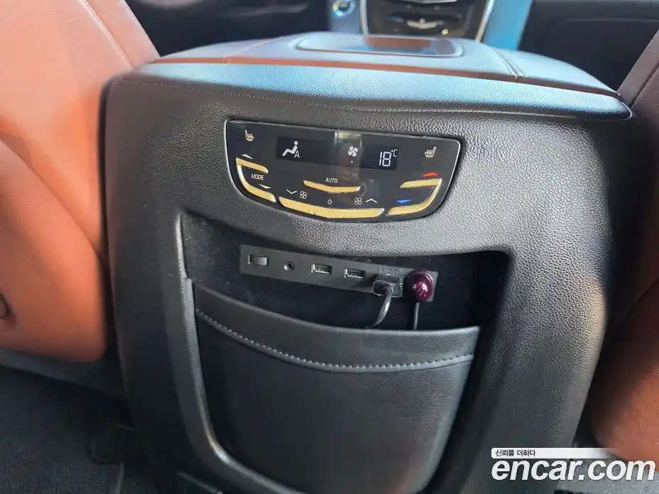 Cadillac Escalade 2018 6.2 гидро в Москве № 1842522, фото 13