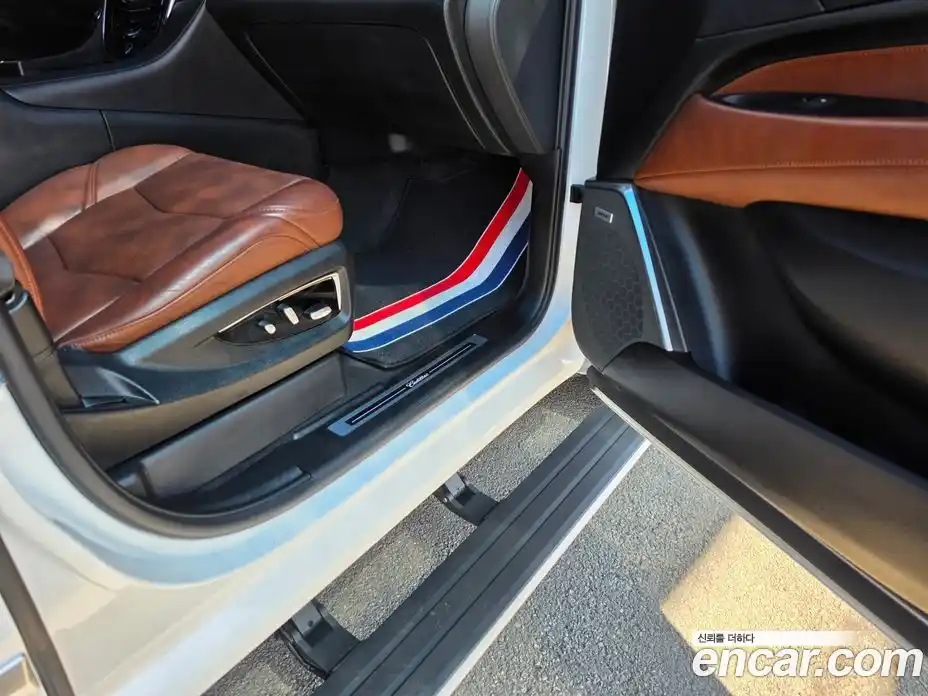 Cadillac Escalade 2018 6.2 гидро в Москве № 1842522, фото 15