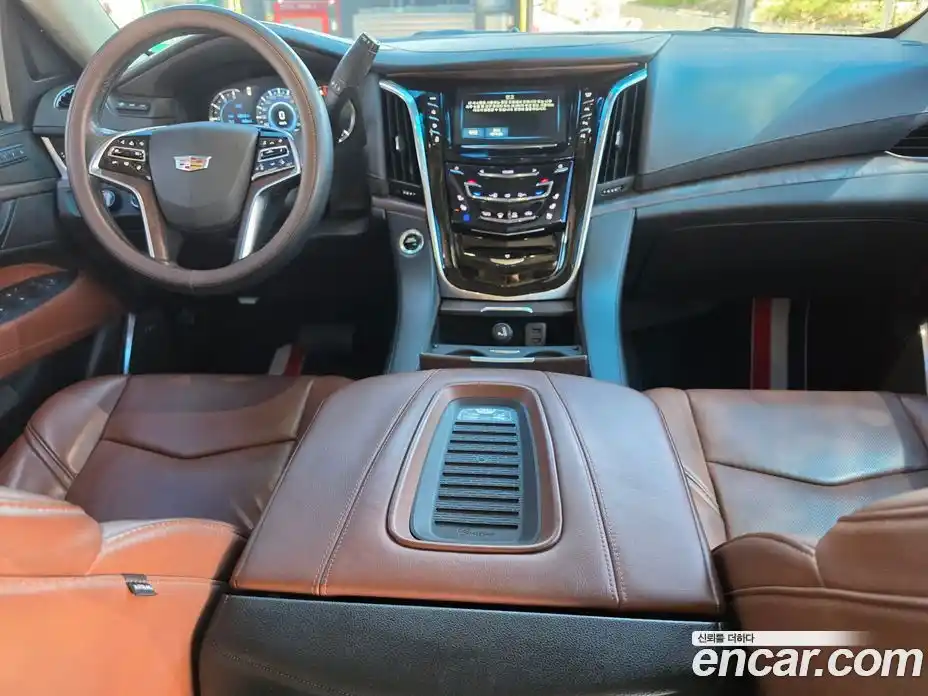Cadillac Escalade 2018 6.2 гидро в Москве № 1842522, фото 7