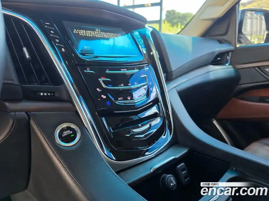 Cadillac Escalade 2018 6.2 гидро в Москве № 1842522, фото 10