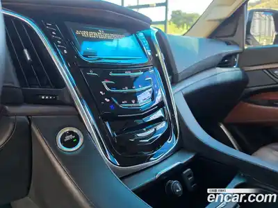 Cadillac Escalade 2018 6.2 гидро в Москве № 1842522, миниатюра 10