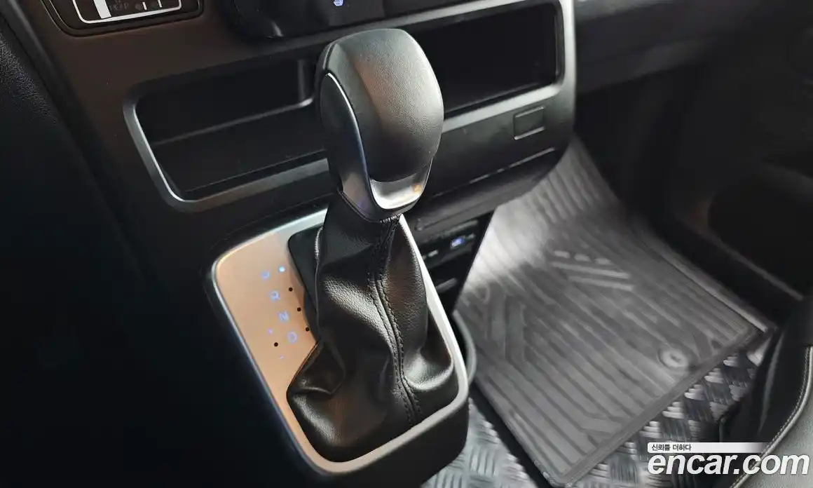 Hyundai Staria 2023 3.5 гидро в Москве № 108774, фото 9