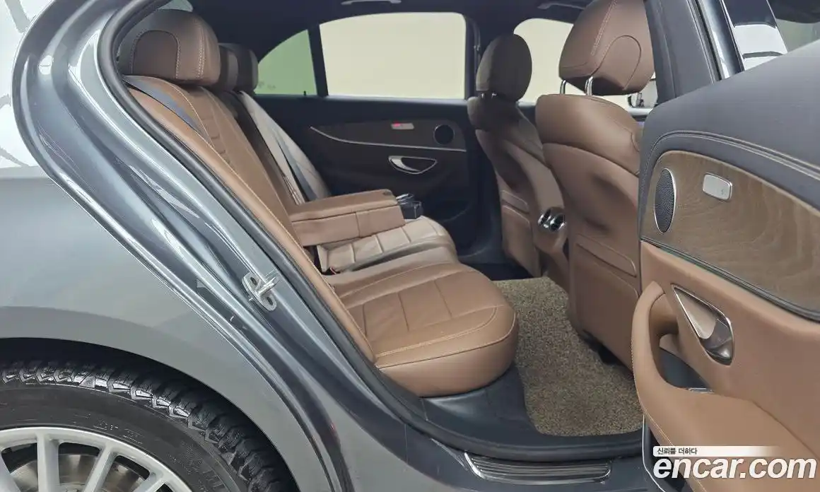 Mercedes-Benz E-Class 2021 2.0 гидро в Москве, фото 17