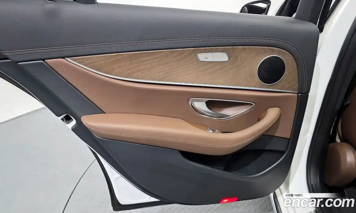Mercedes-Benz E-Class 2022 2.0 гидро в Москве № 1322243, фото 15