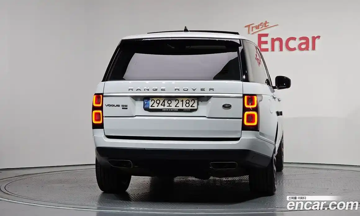 Land Rover Range-Rover 2021 3.0 гидро в Москве № 1349318, фото 4