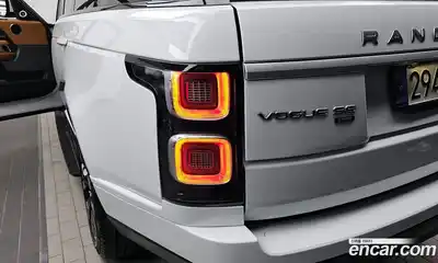 Land Rover Range-Rover 2021 3.0 гидро в Москве № 1349318, миниатюра 9