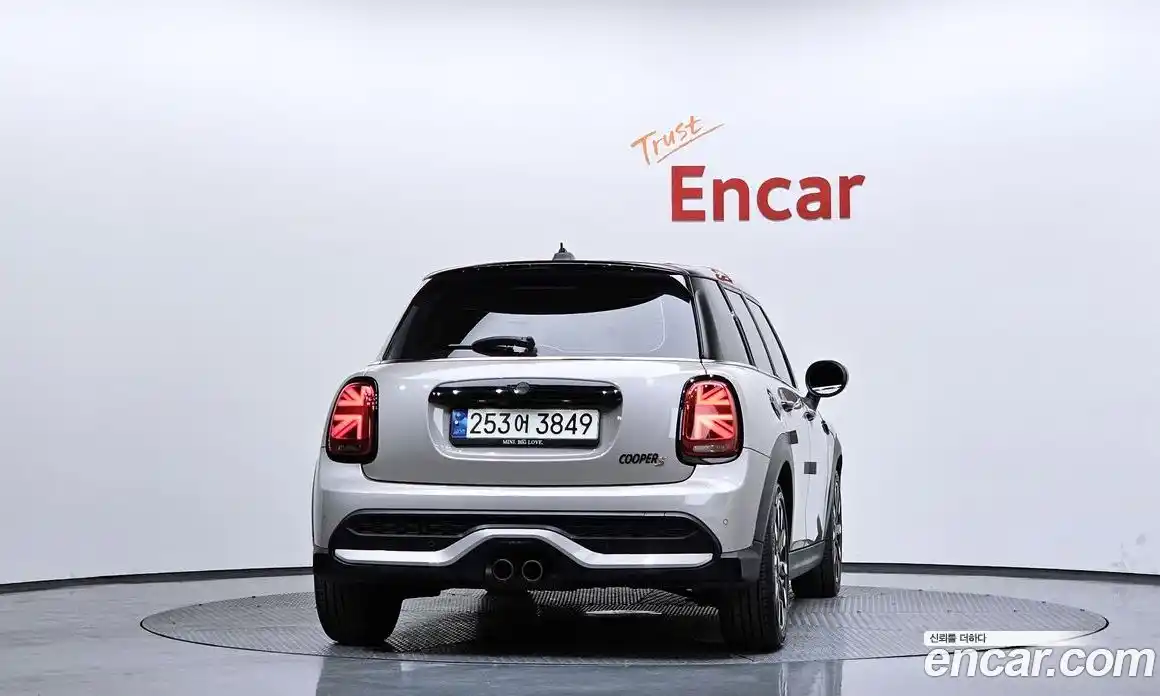 Mini Cooper 2021 2.0 гидро в Москве № 1349629, фото 4