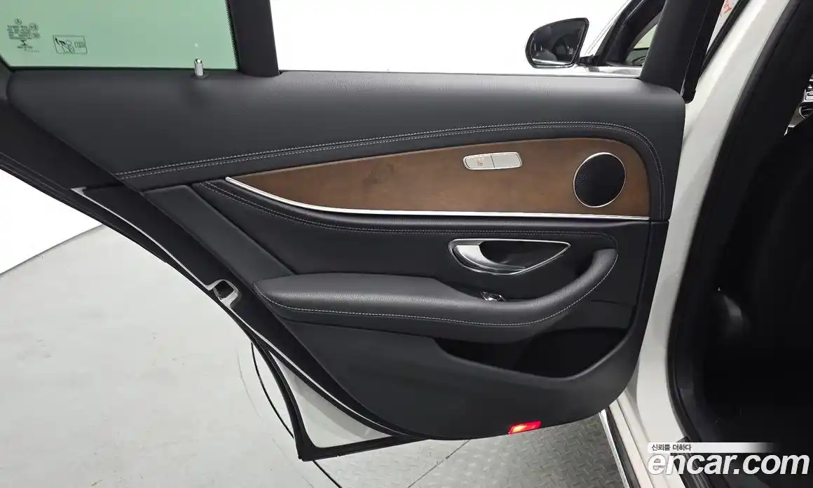 Mercedes-Benz E-Class 2019 1.9 гидро в Москве № 1403744, фото 15