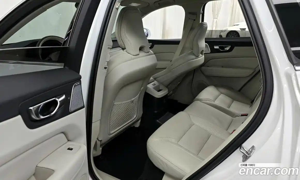 Volvo XC60 2021 2.0 гидро в Москве № 1404633, фото 17