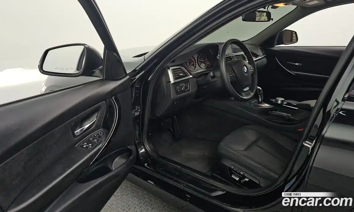 BMW 3-Series 2018 2.0 гидро в Москве, фото 13
