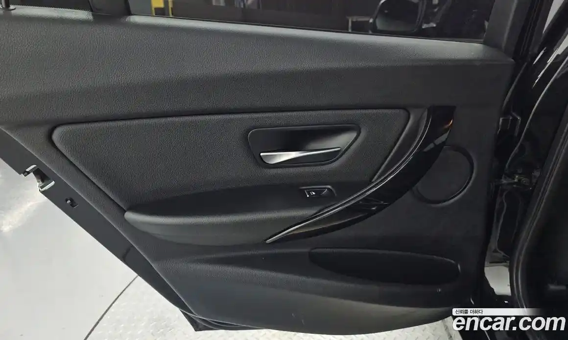 BMW 3-Series 2018 2.0 гидро в Москве, фото 15