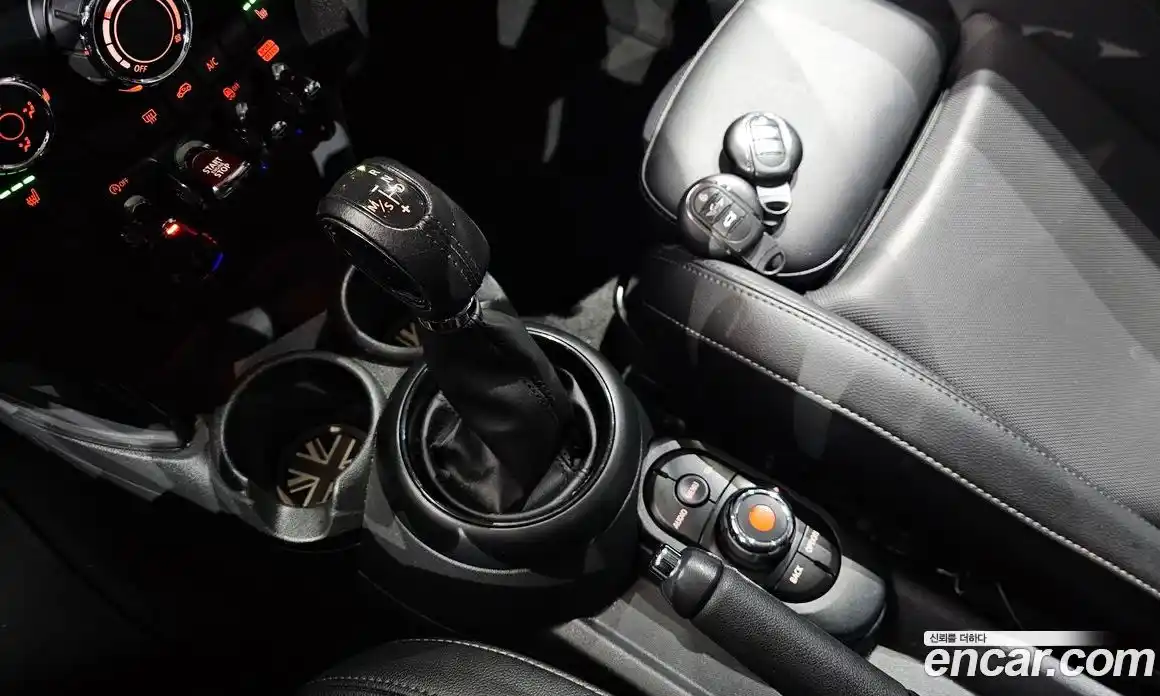 Mini Cooper 2018 1.5 гидро в Москве № 1423730, фото 12