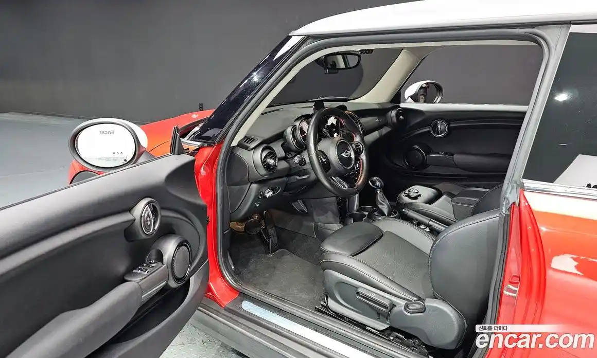 Mini Cooper 2018 1.5 гидро в Москве № 1423730, фото 17