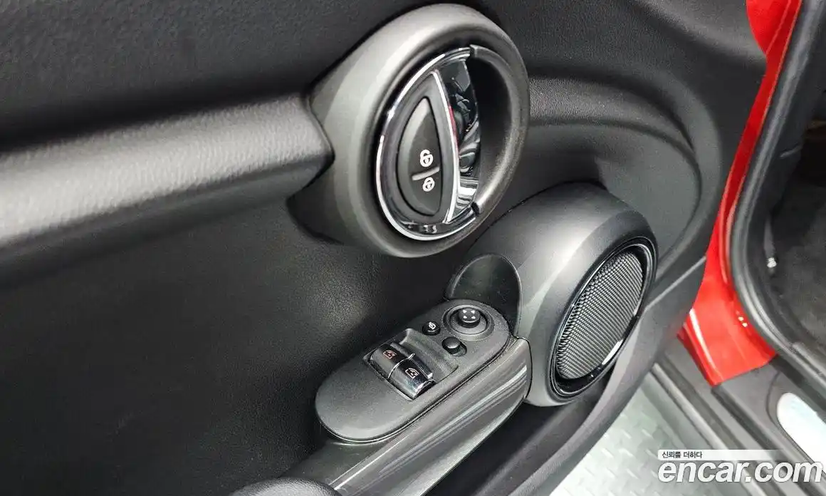 Mini Cooper 2018 1.5 гидро в Москве № 1423730, фото 18