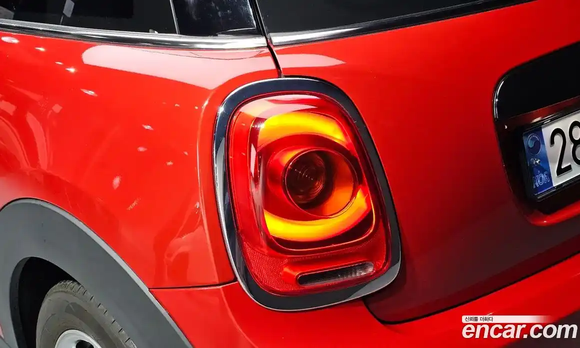 Mini Cooper 2018 1.5 гидро в Москве № 1423730, фото 9