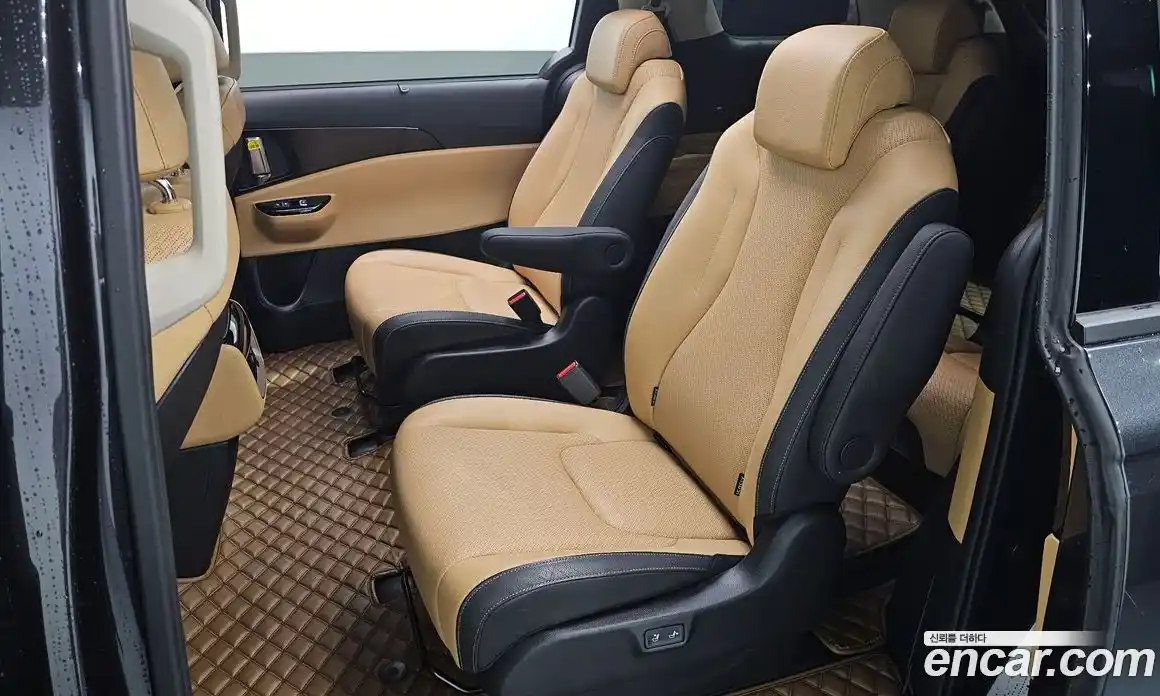 Kia Canival 2023 3.5 гидро в Москве № 1538782, фото 16