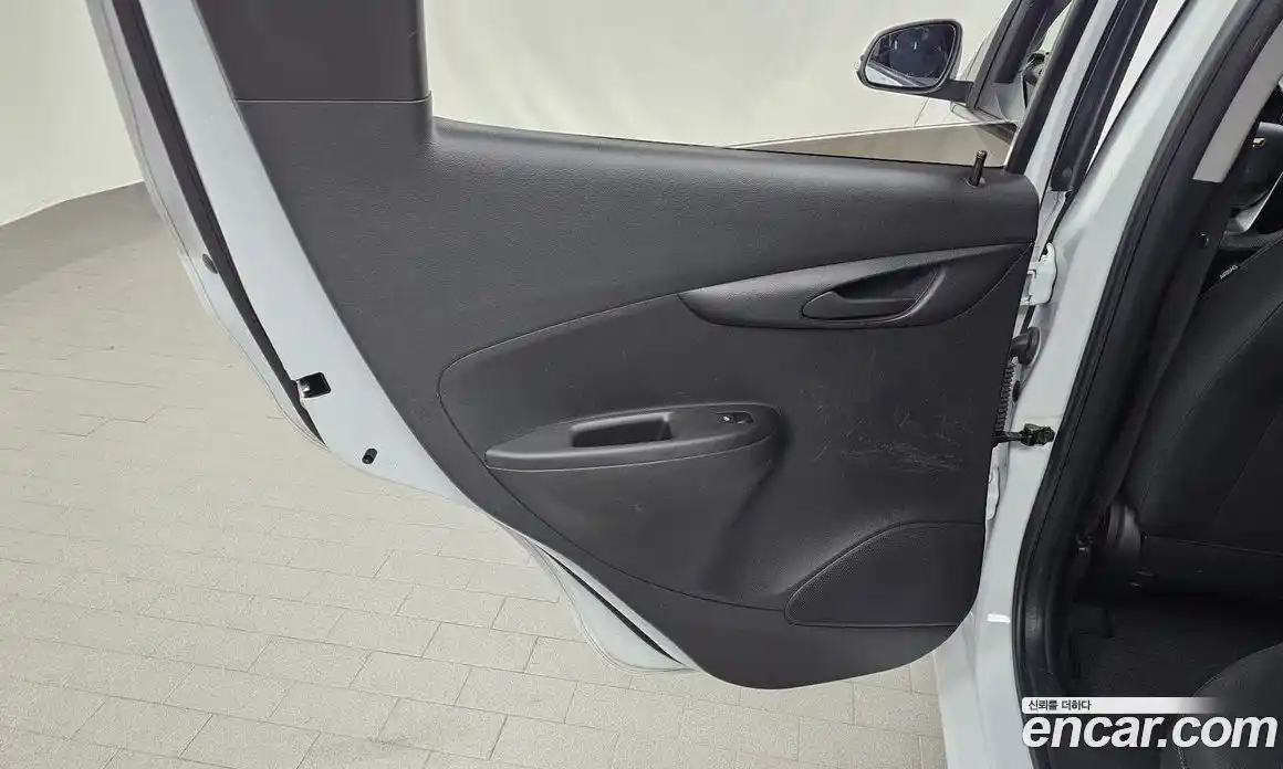 Chevrolet Spark 2016 1.0 гидро в Москве, фото 15