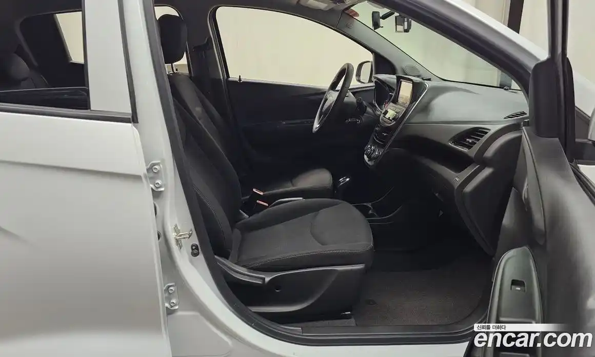 Chevrolet Spark 2016 1.0 гидро в Москве, фото 17