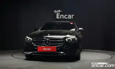 Mercedes-Benz E-Class 2022 2.0 гидро в Москве № 1544889, миниатюра 3