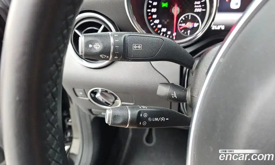 Mercedes-Benz SLC-Class 2019 2.0 гидро в Москве № 1545225, фото 22