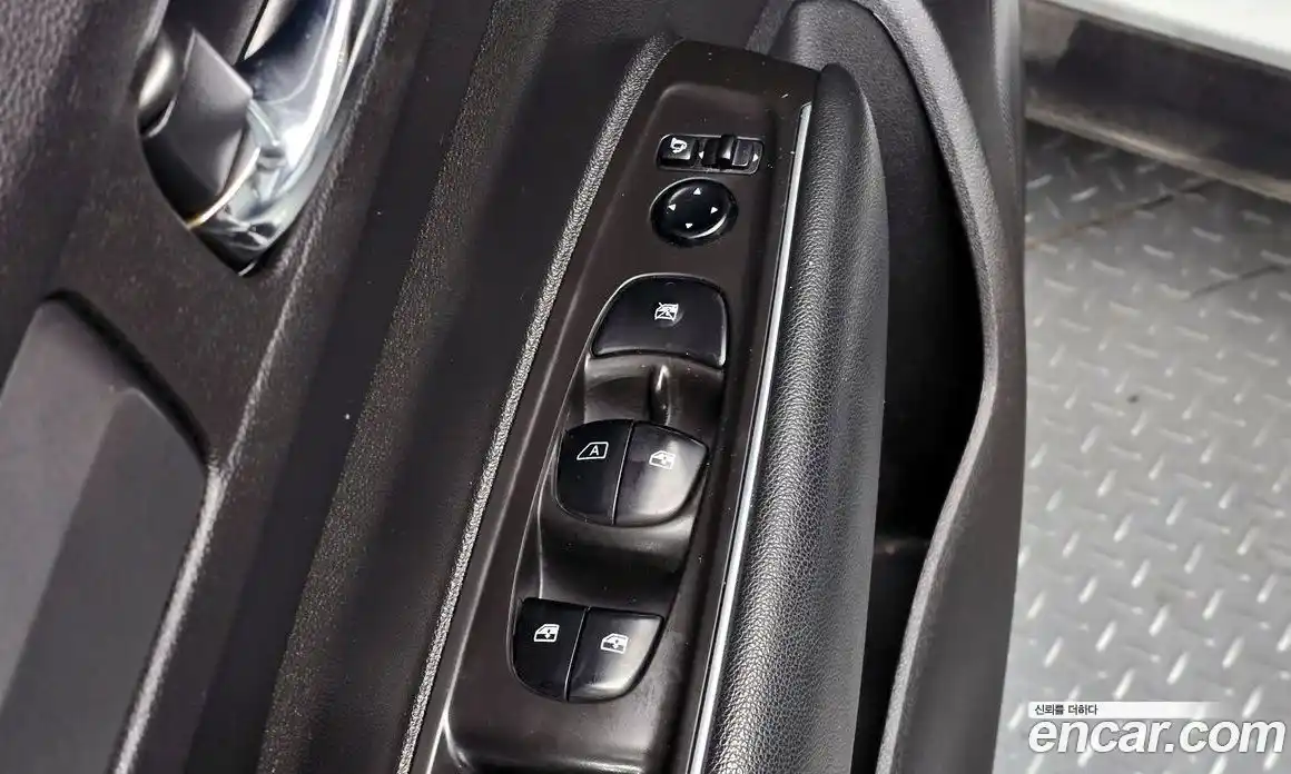 Renault QM6 2017 2.0 гидро в Москве № 1615668, фото 27