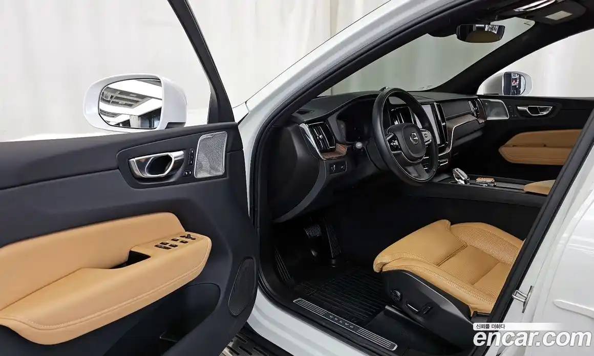 Volvo XC60 2022 2.0 гидро в Москве № 1618528, фото 13