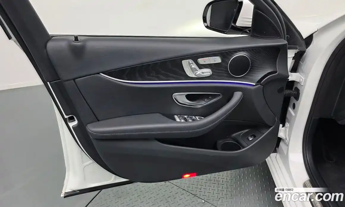 Mercedes-Benz E-Class 2023 2.0 гидро в Москве № 1689906, фото 14