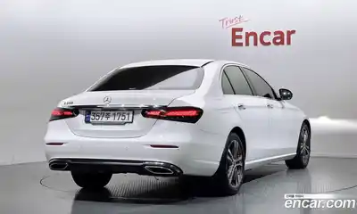 Mercedes-Benz E-Class 2023 2.0 гидро в Москве № 1689906, миниатюра 2