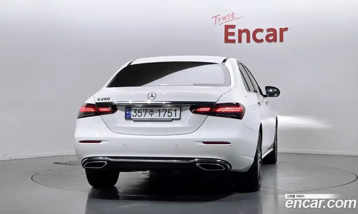 Mercedes-Benz E-Class 2023 2.0 гидро в Москве № 1689906, фото 4