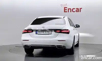 Mercedes-Benz E-Class 2023 2.0 гидро в Москве № 1689906, миниатюра 4