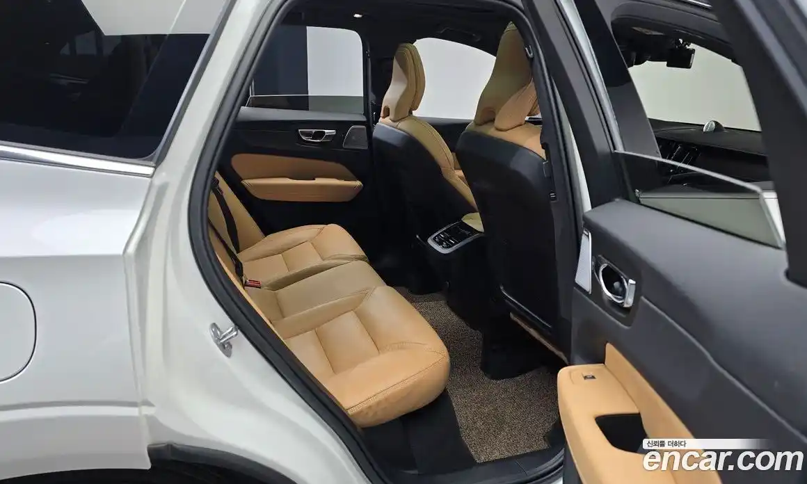 Volvo XC60 2022 2.0 гидро в Москве № 1691509, фото 17