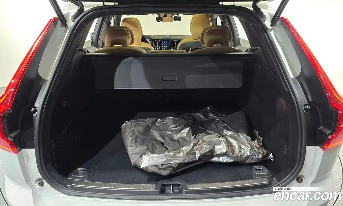 Volvo XC60 2022 2.0 гидро в Москве № 1691509, фото 26