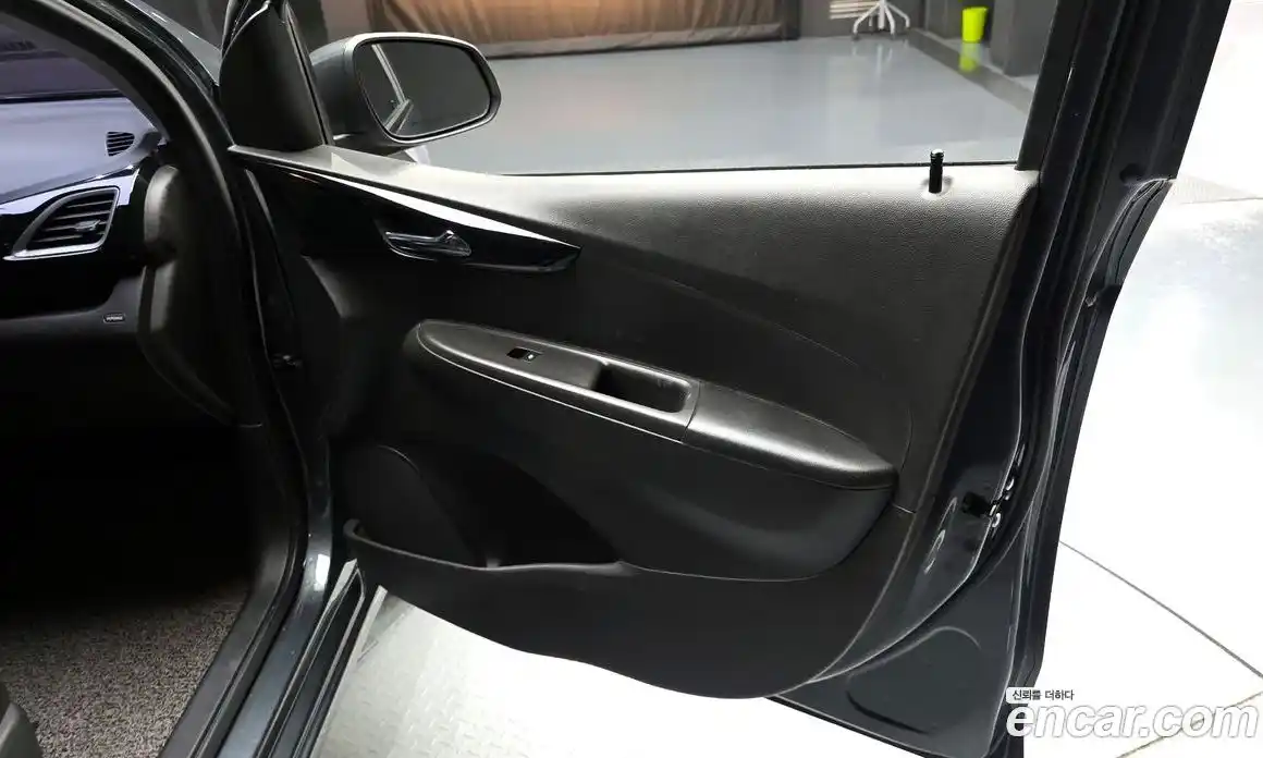 Chevrolet Spark 2018 1.0 гидро в Москве, фото 14