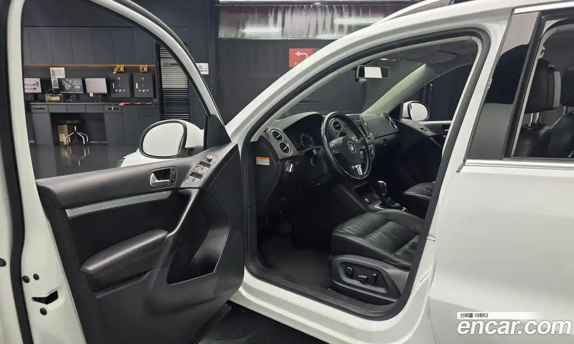 Volkswagen Tiguan 2014 2.0 гидро в Москве № 1765276, фото 13