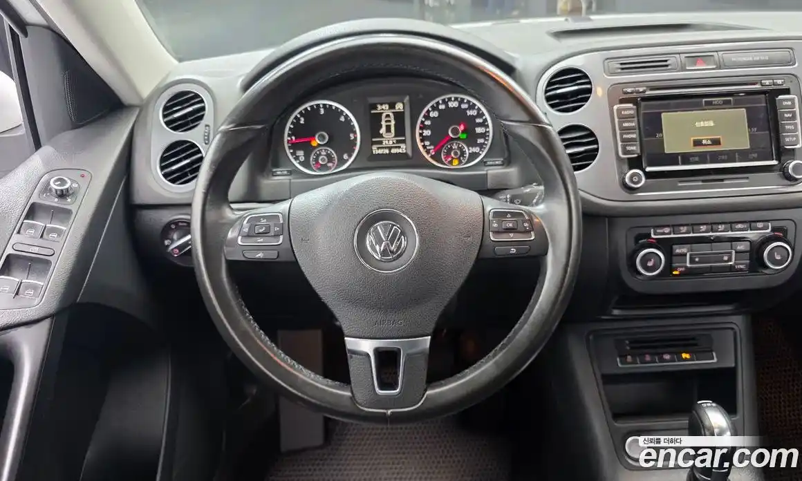 Volkswagen Tiguan 2014 2.0 гидро в Москве № 1765276, фото 19