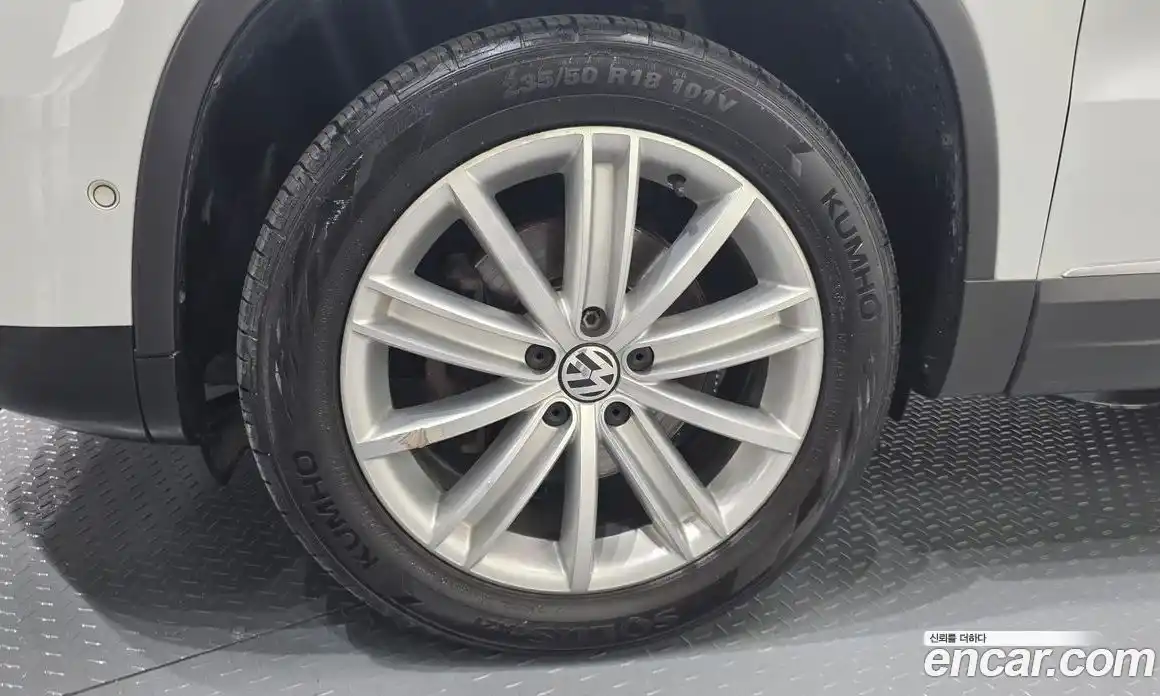 Volkswagen Tiguan 2014 2.0 гидро в Москве № 1765276, фото 5