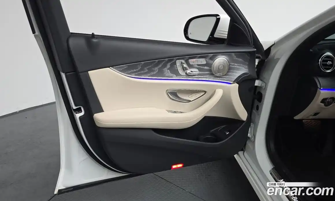 Mercedes-Benz E-Class 2022 2.0 гидро в Москве № 1834688, фото 13
