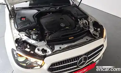 Mercedes-Benz E-Class 2022 2.0 гидро в Москве № 1834688, миниатюра 5