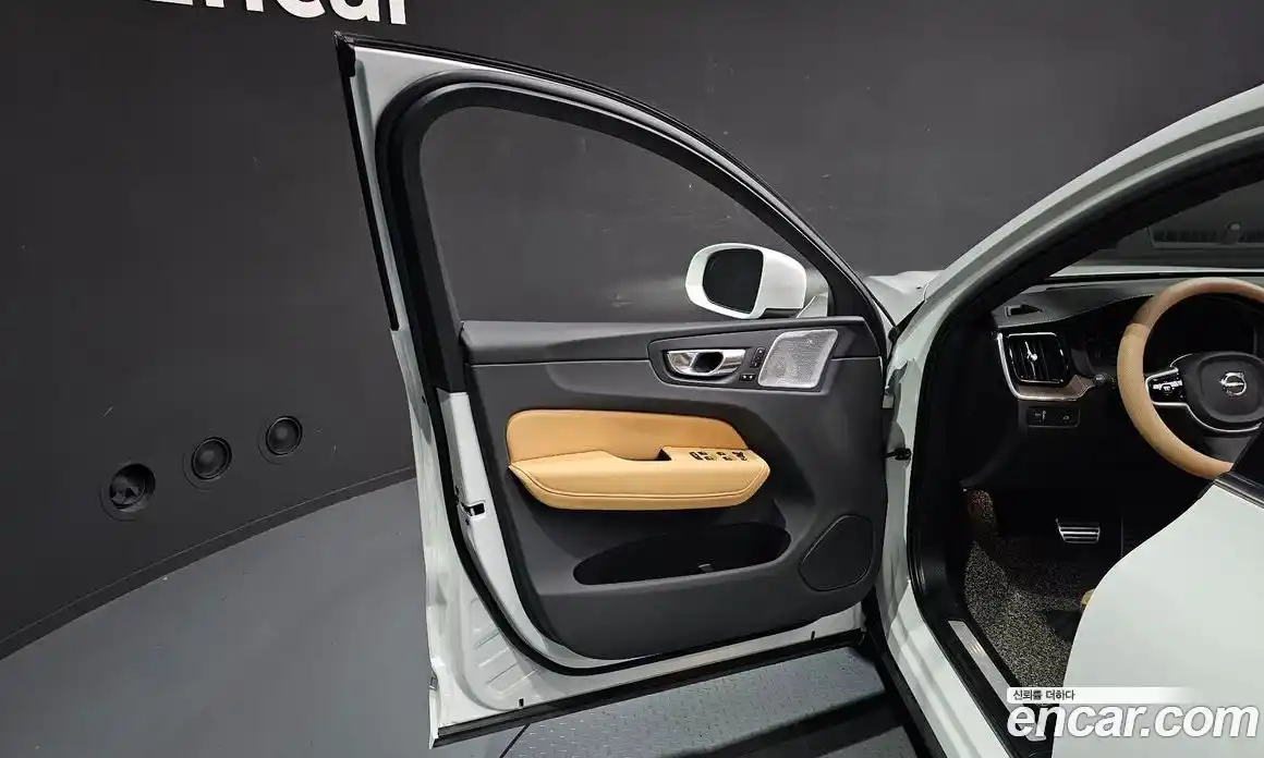 Volvo XC60 2021 2.0 гидро в Москве № 1836824, фото 14