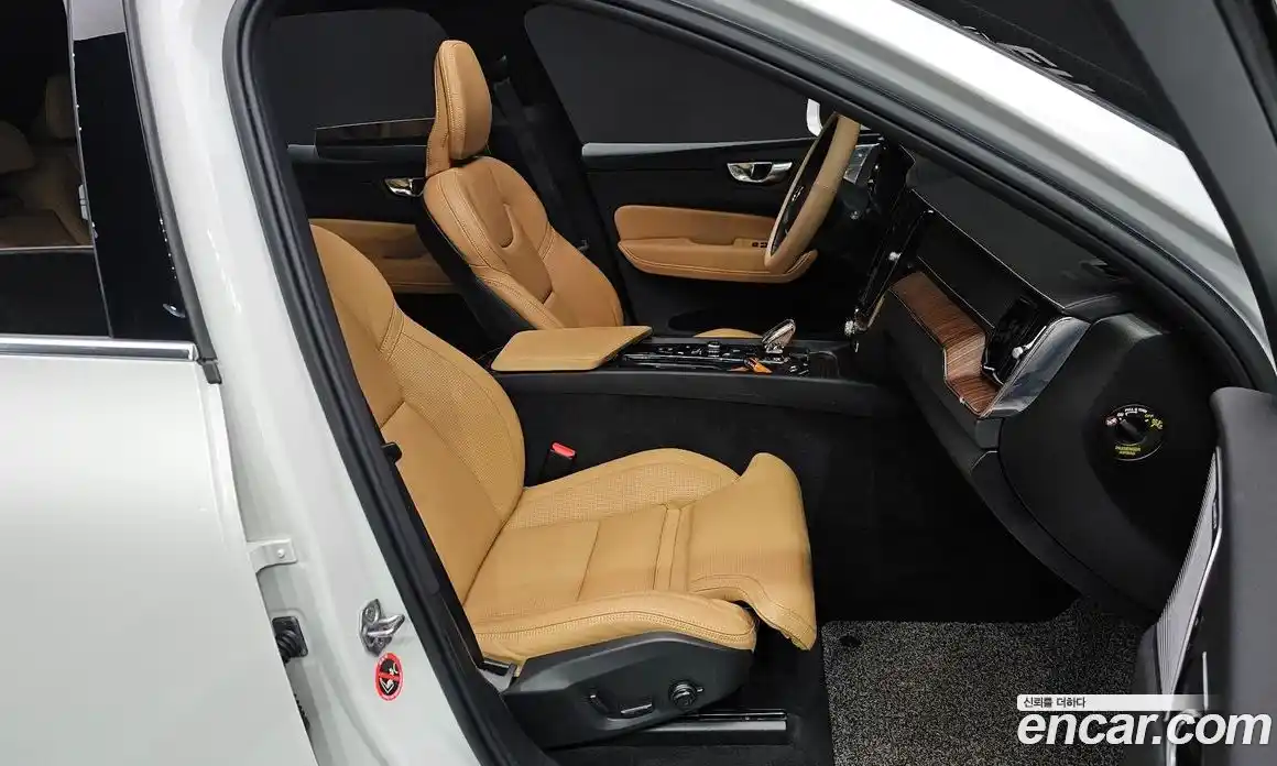 Volvo XC60 2021 2.0 гидро в Москве № 1836824, фото 16