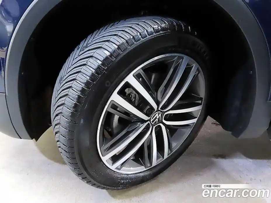 Volkswagen Tiguan 2023 2.0 гидро в Москве № 1838251, фото 20