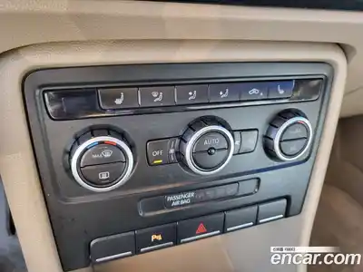 Volkswagen Beatle 2013 2.0 гидро в Москве № 1838277, миниатюра 12