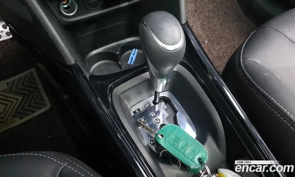 Peugeot 2008 2019 1.5 гидро в Москве, фото 12