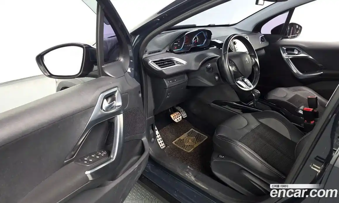 Peugeot 2008 2019 1.5 гидро в Москве, фото 13