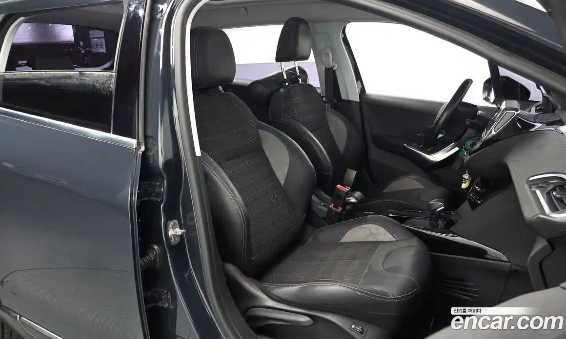 Peugeot 2008 2019 1.5 гидро в Москве, фото 16