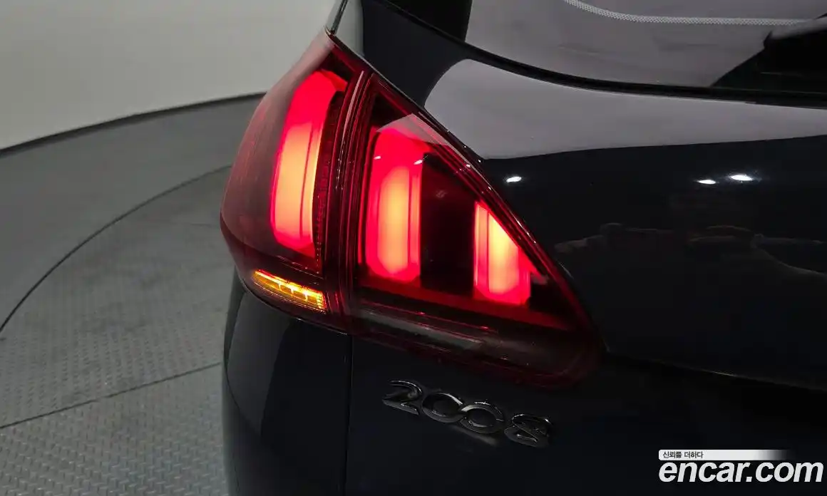 Peugeot 2008 2019 1.5 гидро в Москве, фото 9